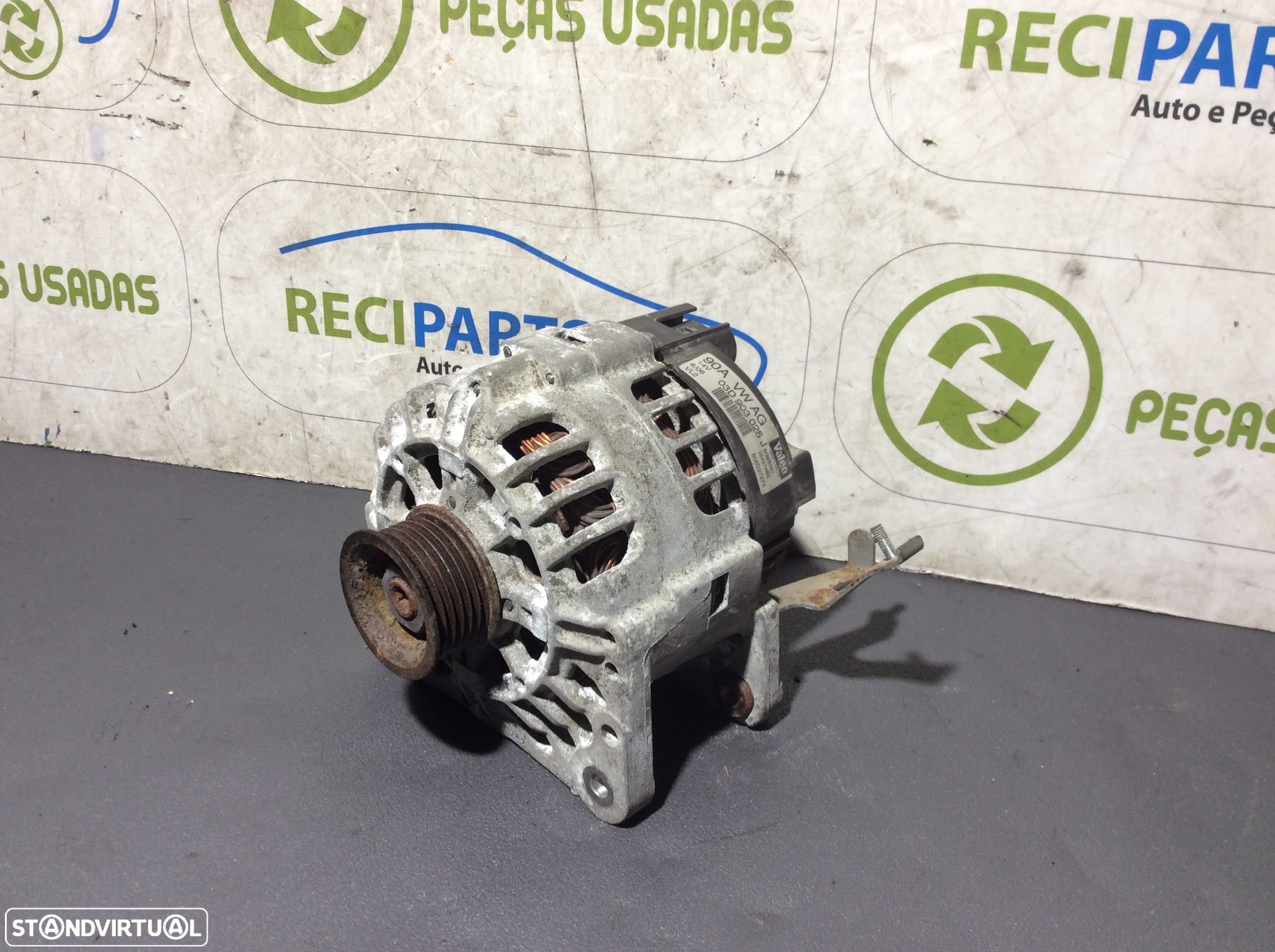 Alternador Skoda Fábia   03D903025j - 1