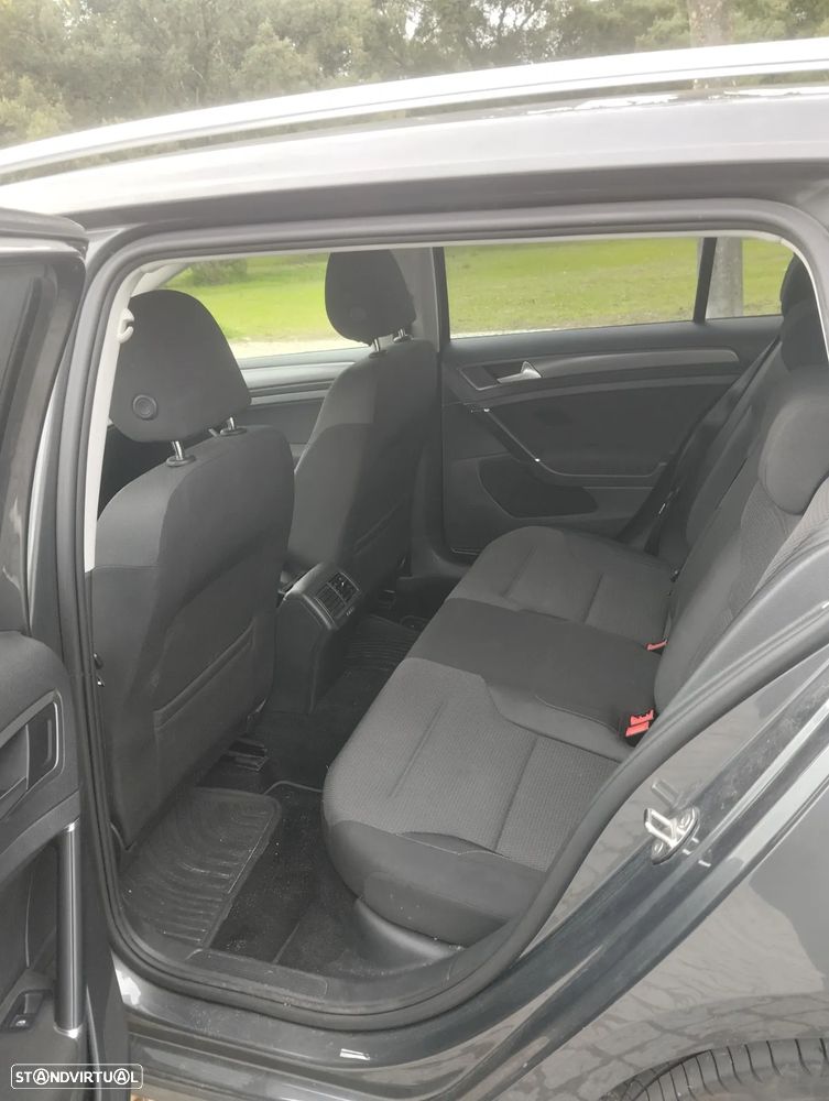 VW Golf Variant 1.6 TDi Confortline DSG - 12