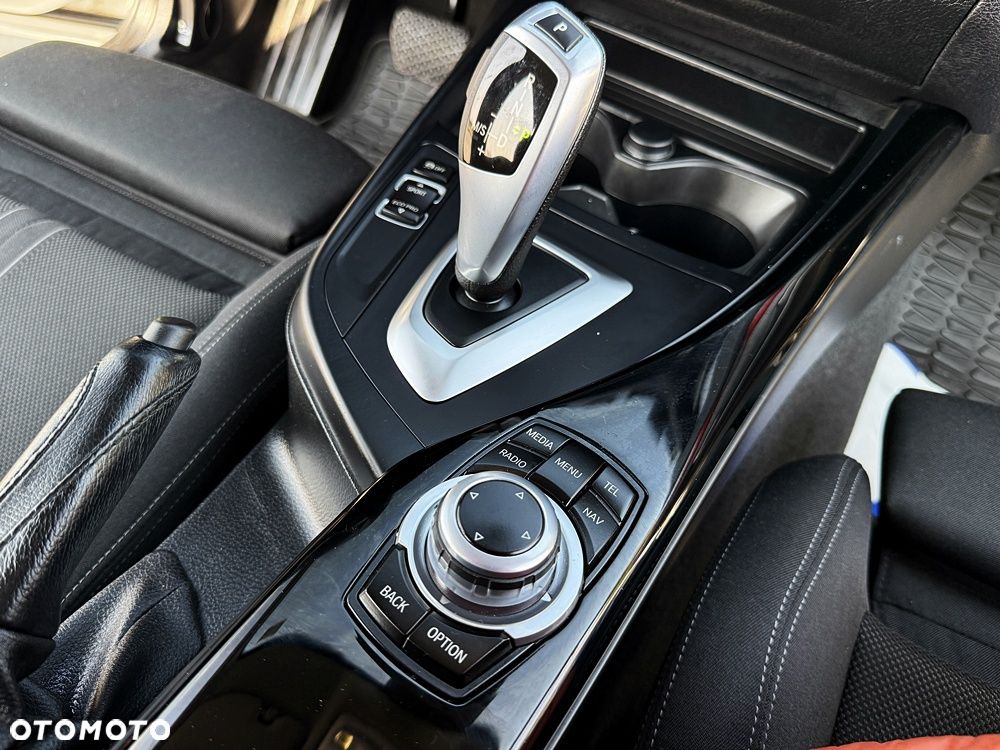 BMW Seria 1 118i Sport Line - 37