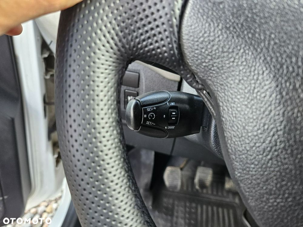 Peugeot Partner - 13