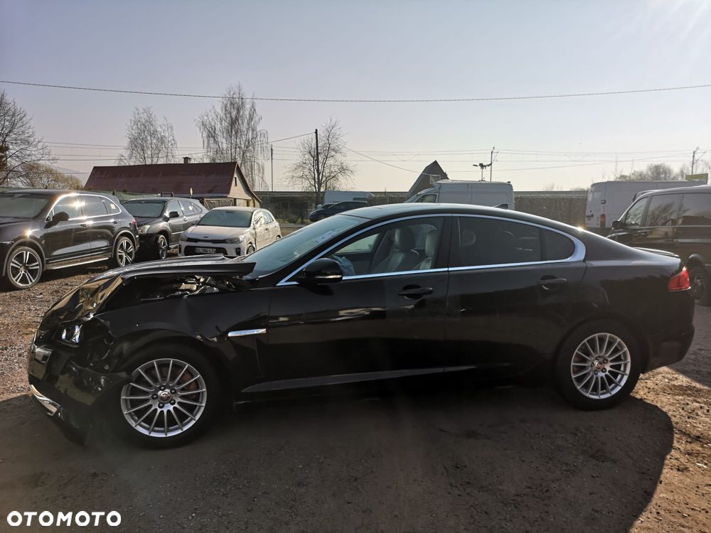 Jaguar XF 2.2 D Premium Luxury - 12