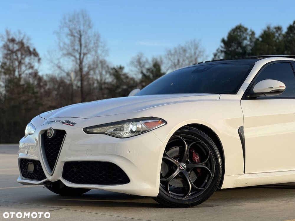 Alfa Romeo Giulia - 5