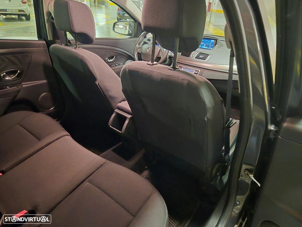 Renault Mégane Sport Tourer ENERGY dCi 110 Start & Stopp Paris Business - 33