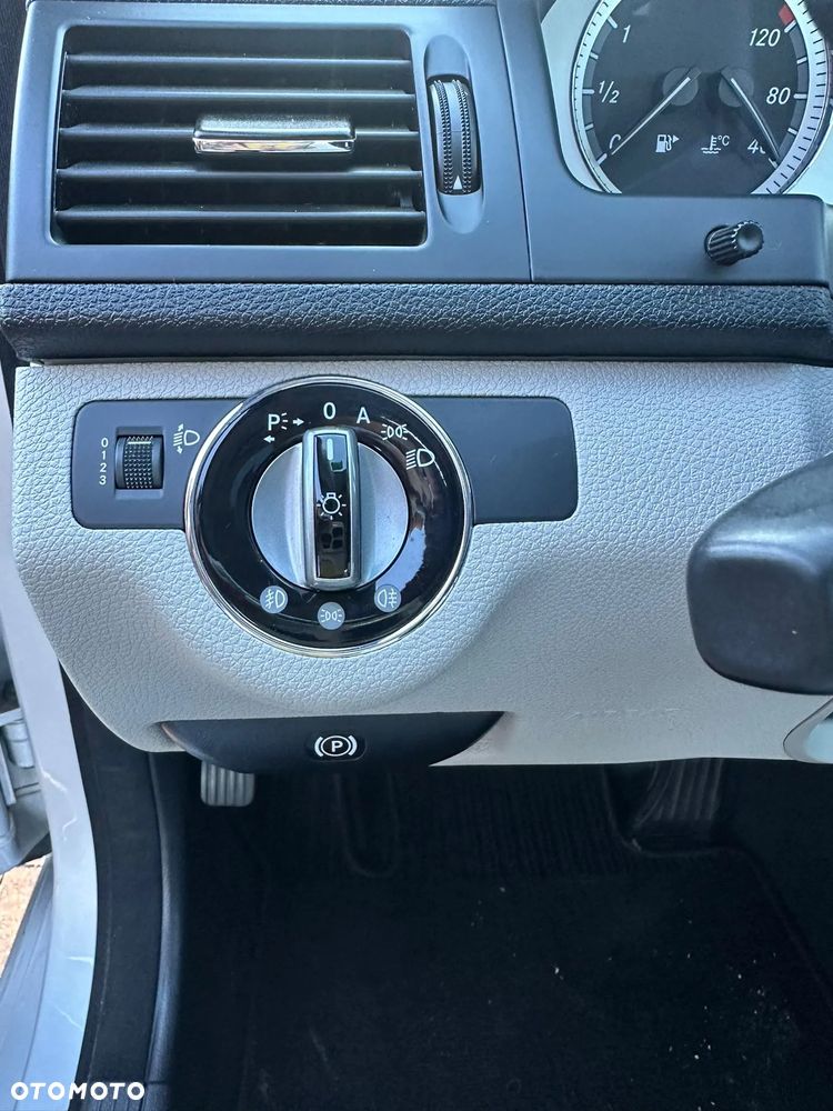 Mercedes-Benz Klasa C 180 Kompressor Avantgarde - 25