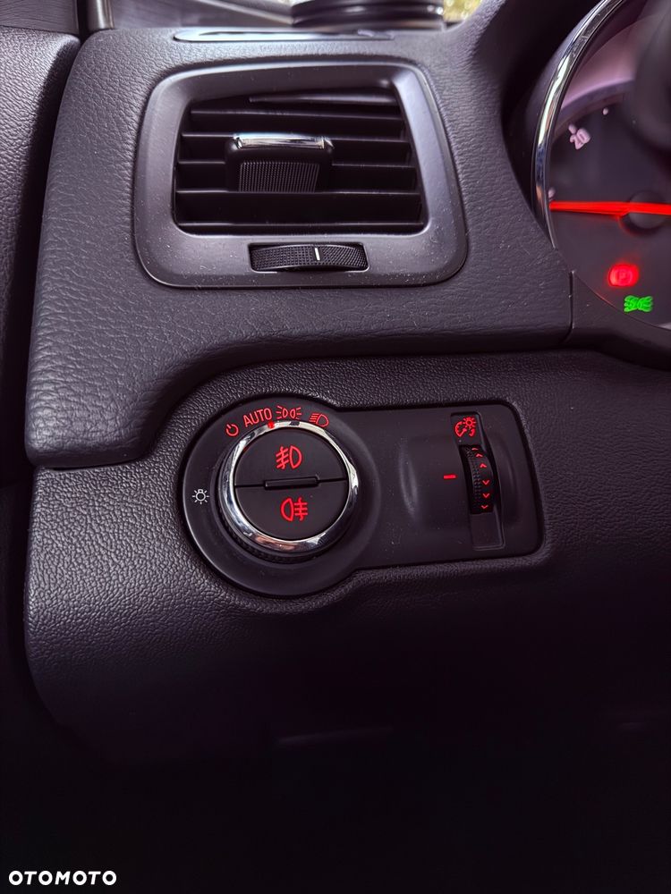 Opel Insignia 2.0 CDTI Sports Tourer - 11