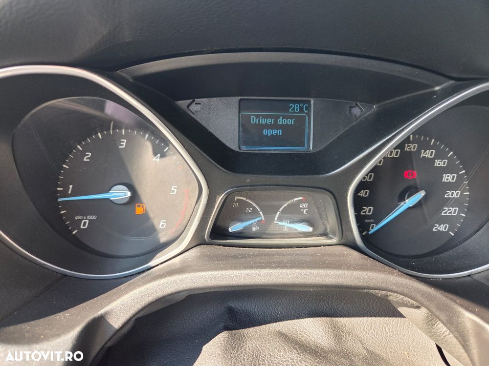 Ford Focus 1.6 TDCI DPF Ambiente - 12
