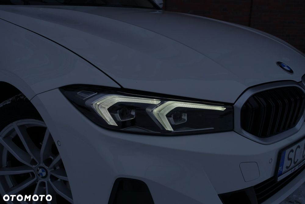 BMW Seria 3 318d - 26