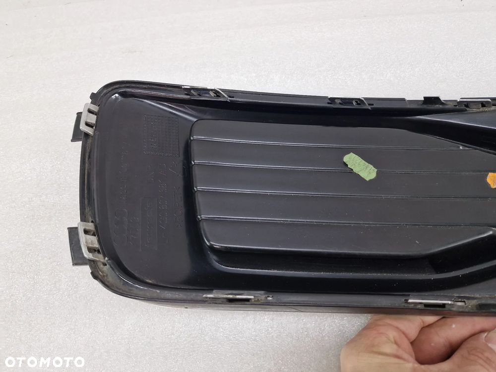 AUDI A6 C7 LIFT 14- LEWA KRATKA BOCZNA Z CHROMEM ZDERZAKA PRZEDNIEGO PRZÓD , NR 4G0807681AD , NR AUKCJI F/24 - 8