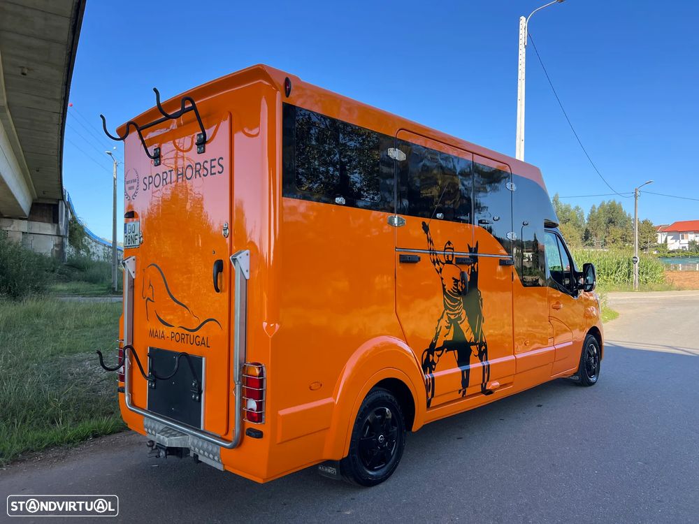 Renault MASTER 2.3 BlueDci 170 cv Esp. Cavalos de Desporto Barbot - 2