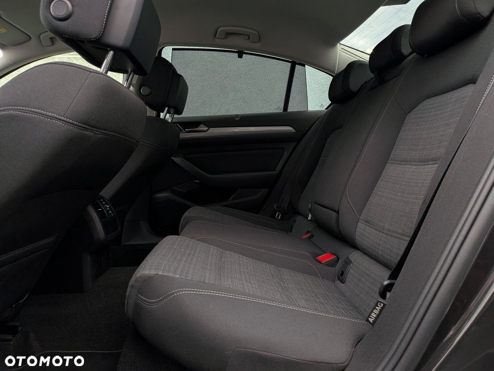 Volkswagen Passat 2.0 TSI Business DSG - 10