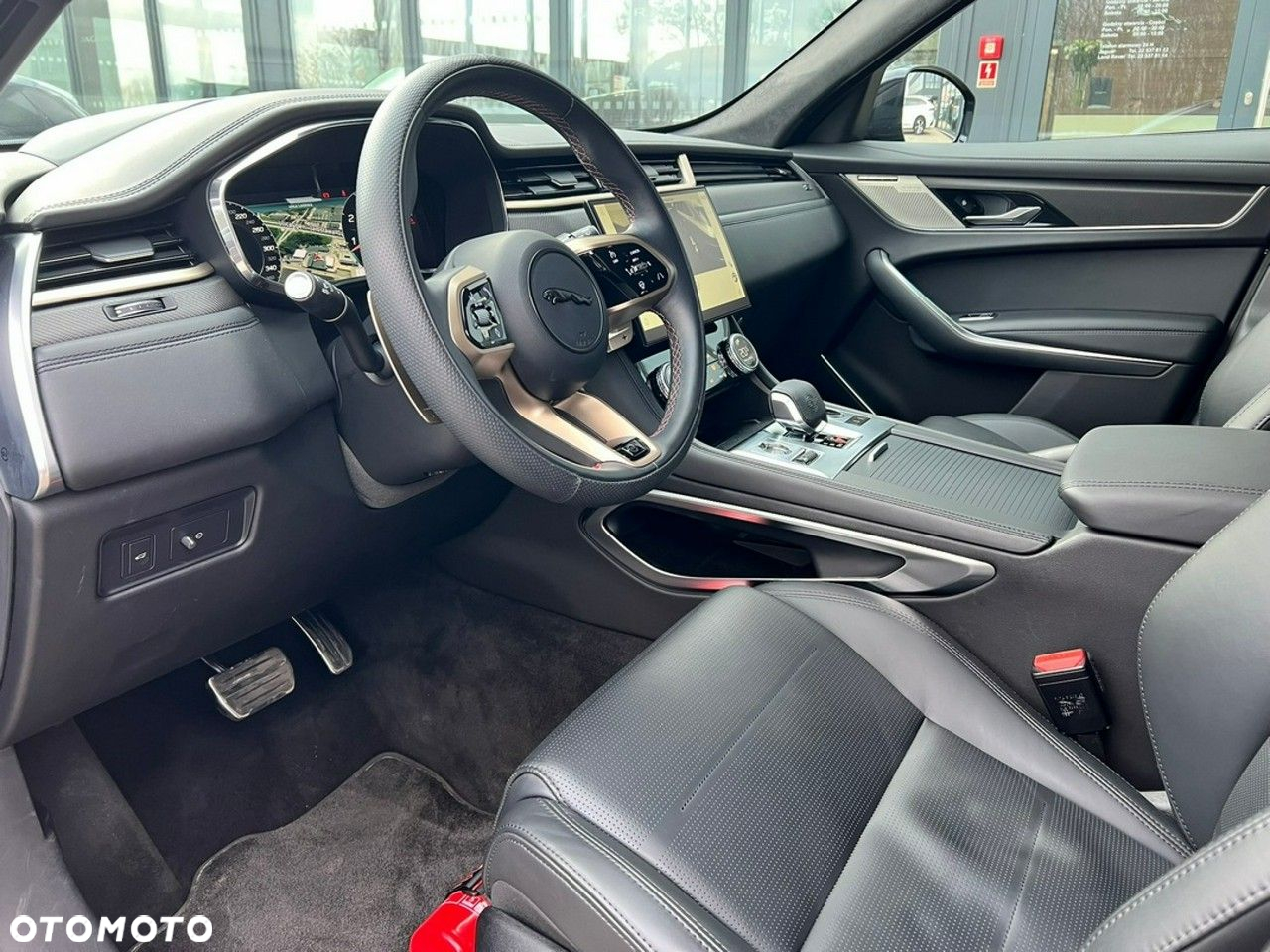 Jaguar F-Pace - 23
