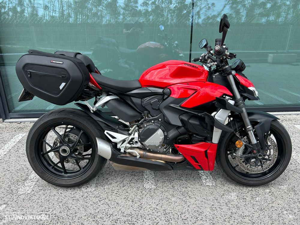 Ducati Streetfighter V2S - 3