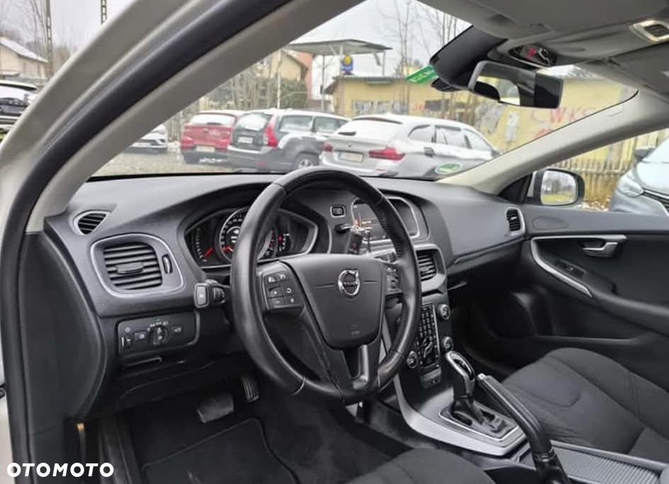 Volvo V40 D2 Geartronic Momentum - 11