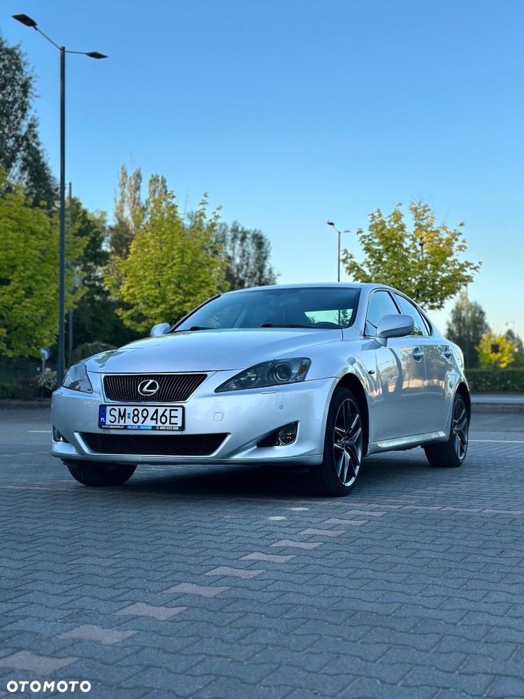 Lexus Inny - 1