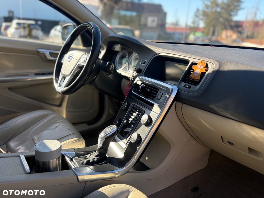 Volvo S60 D4 Geartronic - 22