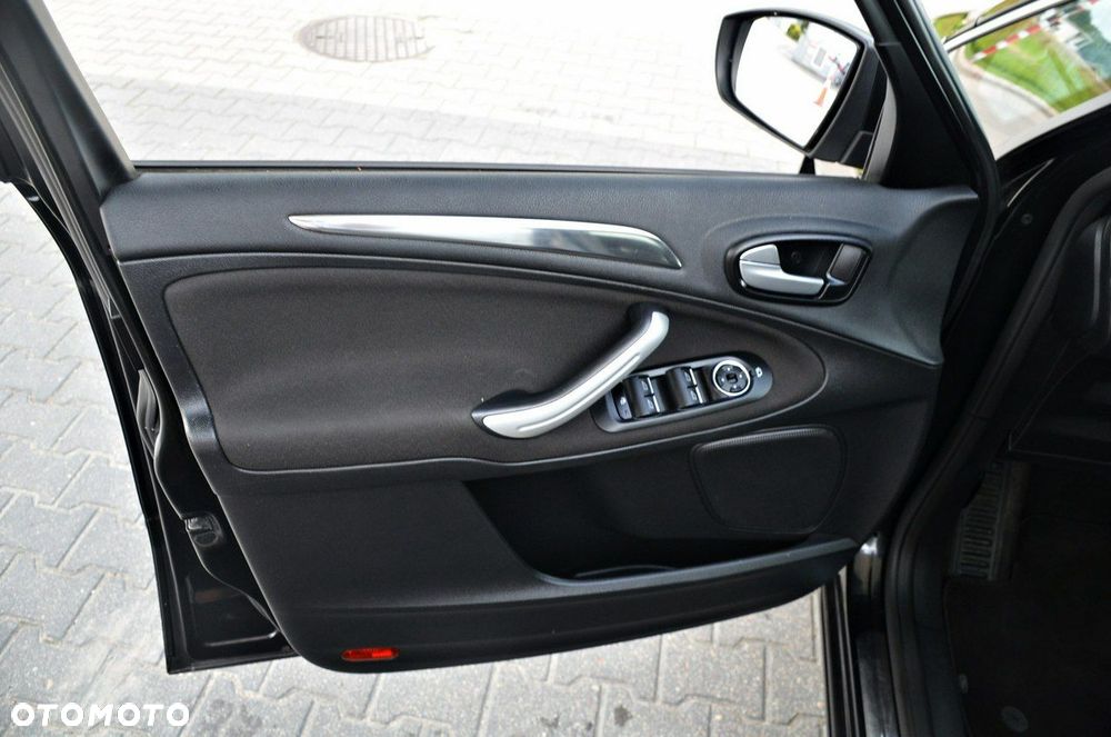 Ford S-Max - 25