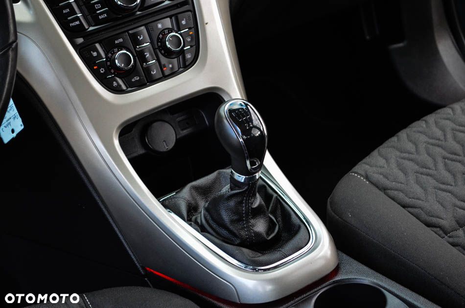 Opel Astra 1.4 Turbo Style - 32