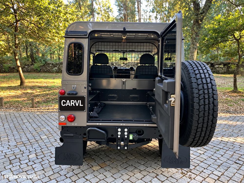 Land Rover Defender 90 2.4 CRD SE - 26