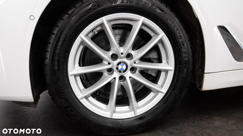 BMW Seria 5 520d xDrive mHEV - 10