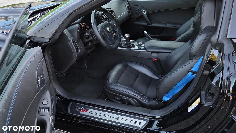 Chevrolet Corvette - 23