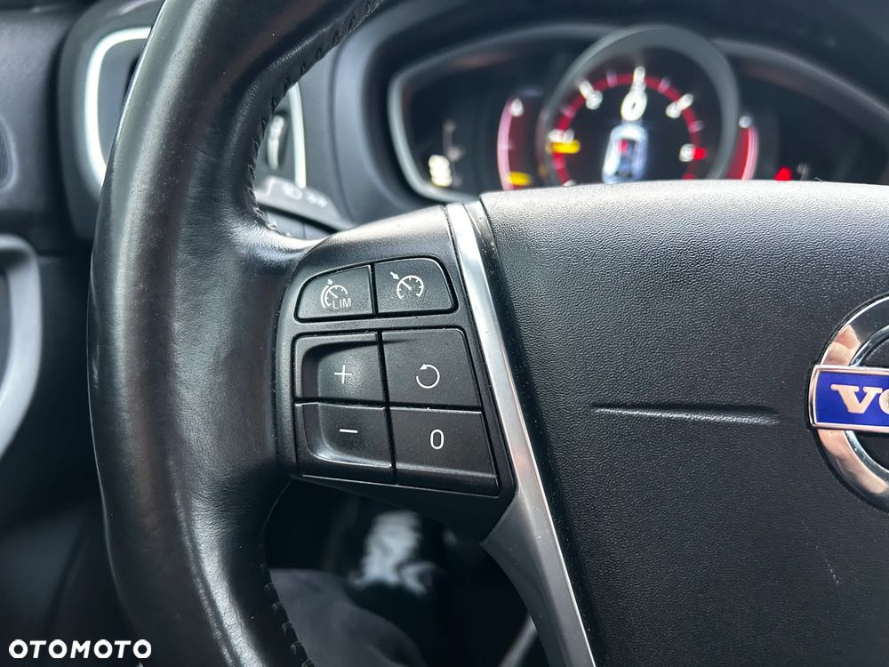 Volvo V40 D2 Drive-E Momentum - 20