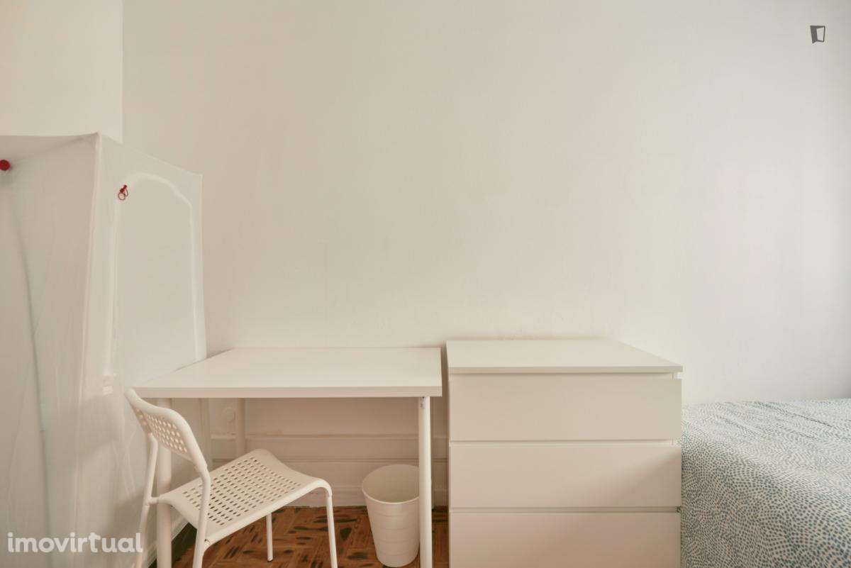 Quarto - localizado em Marquês de Pombal Lisbon - Grande imagem: 4/32