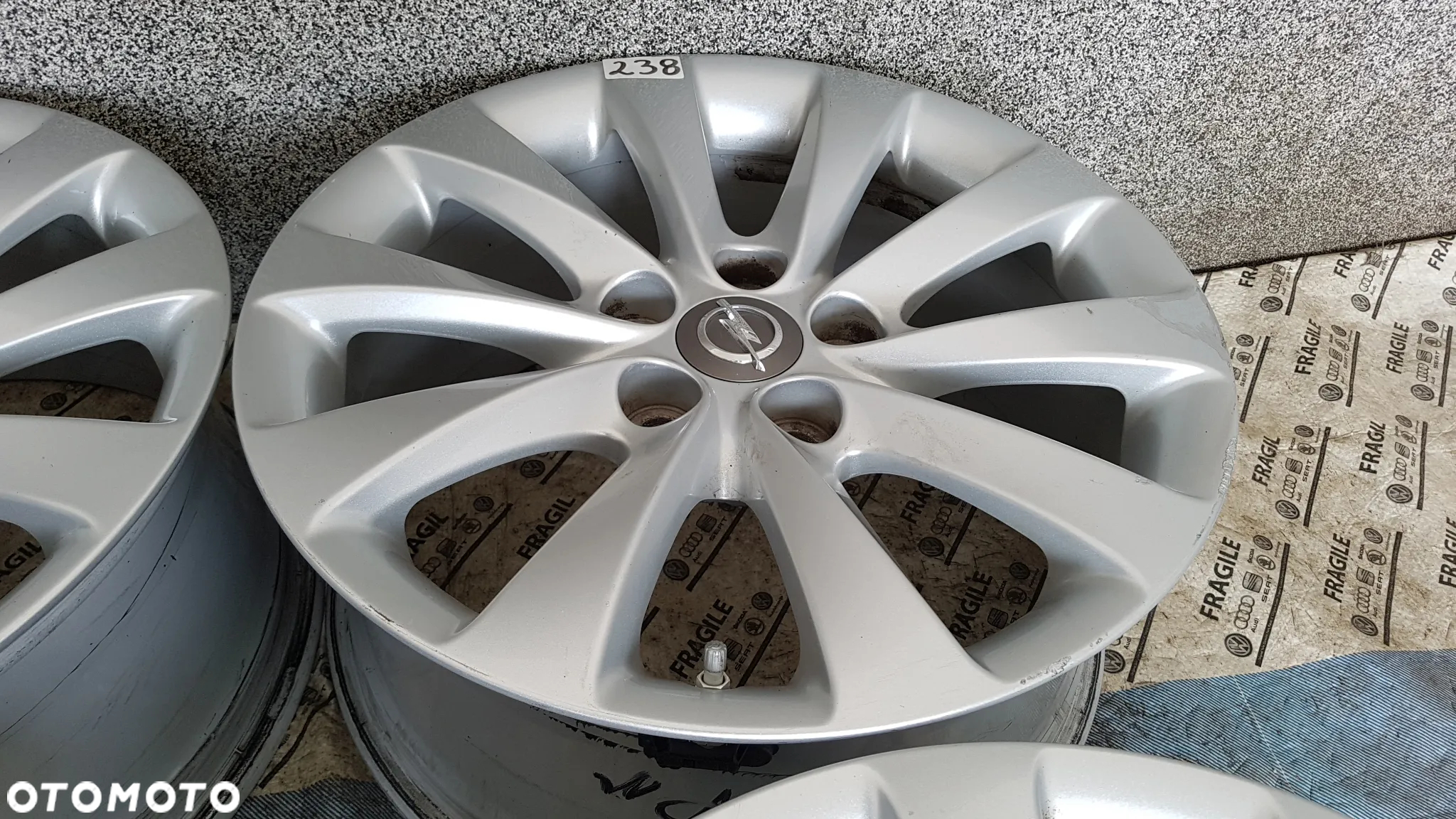 FELGI ALU OPEL INSYGNIA 8JX18 IS42 5X120 CZUJNIKI TMPS - 5