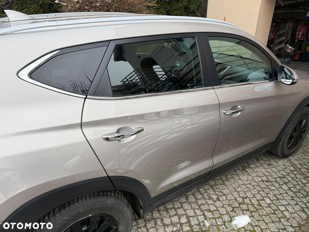Hyundai Tucson 1.7 CRDI BlueDrive Style 2WD - 6