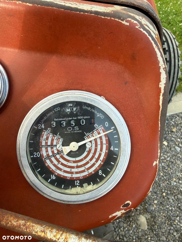 Massey Ferguson - 12