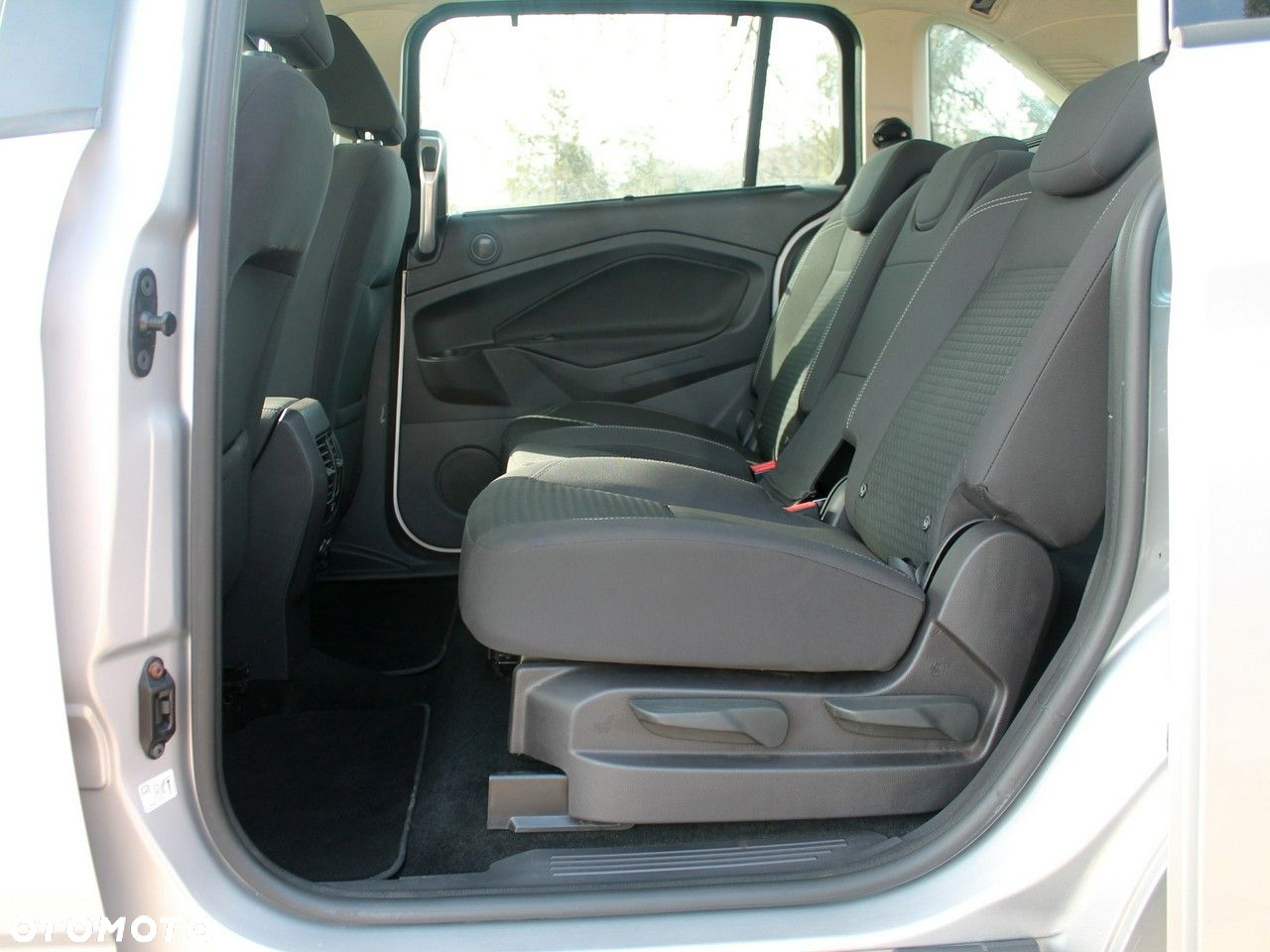Ford Grand C-MAX - 18