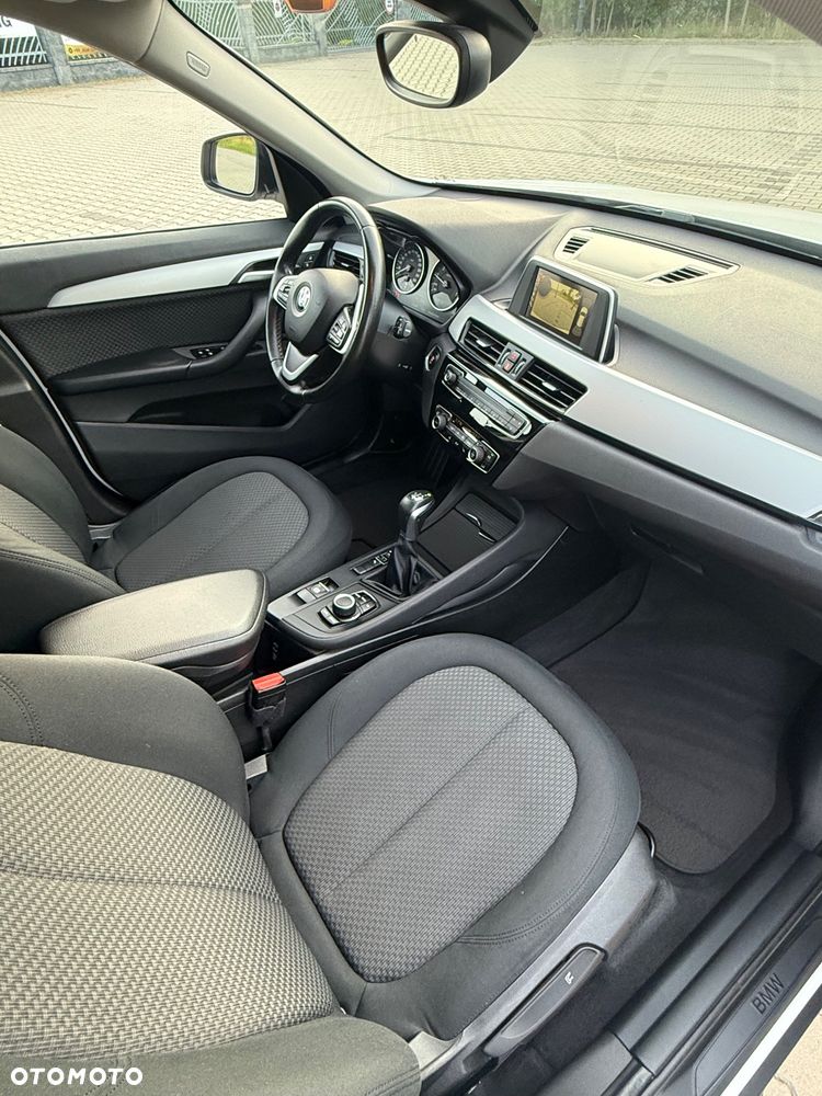 BMW X1 sDrive18i Sport Line - 19