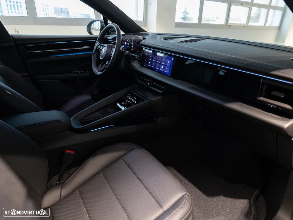 Porsche Macan Electric 4 - 29