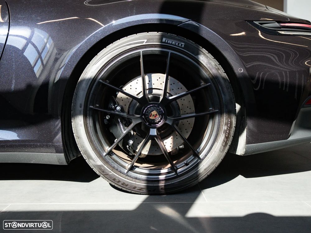 Porsche 911 (992) Carrera GTS - 15