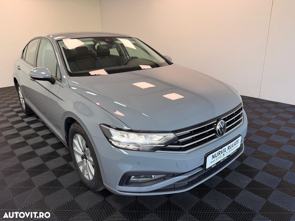 Volkswagen Passat 2.0 TDI DSG Comfortline - 24
