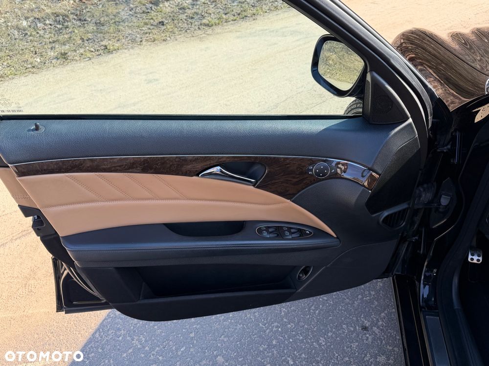 Mercedes-Benz Klasa E 300 BLUETEC 7G-TRONIC Avantgarde DPF - 17
