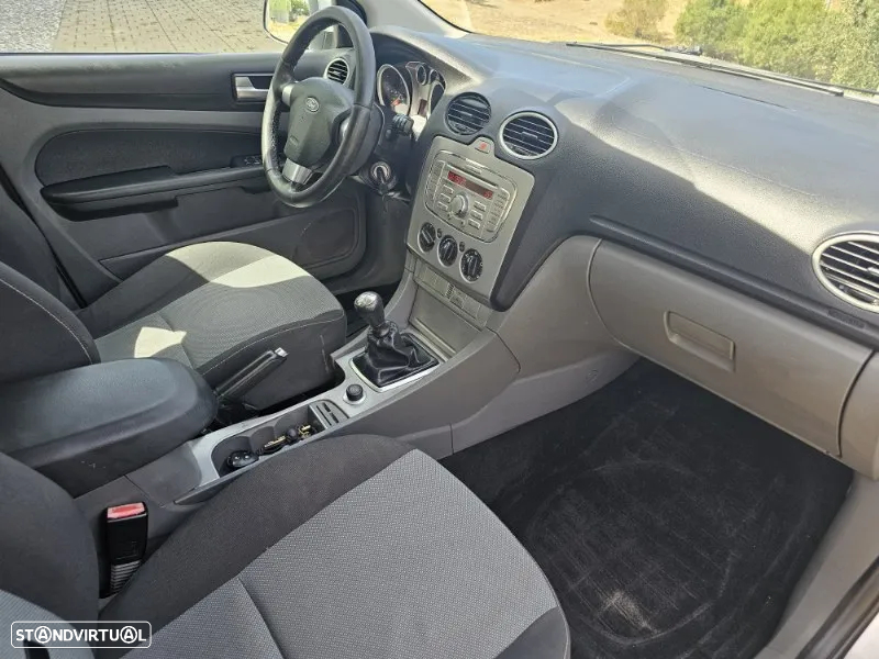 Ford Focus SW 1.6 TDCi Ghia - 10