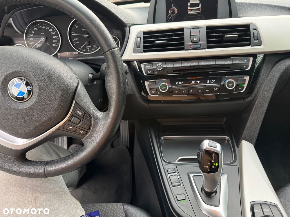 BMW Seria 3 320i - 14