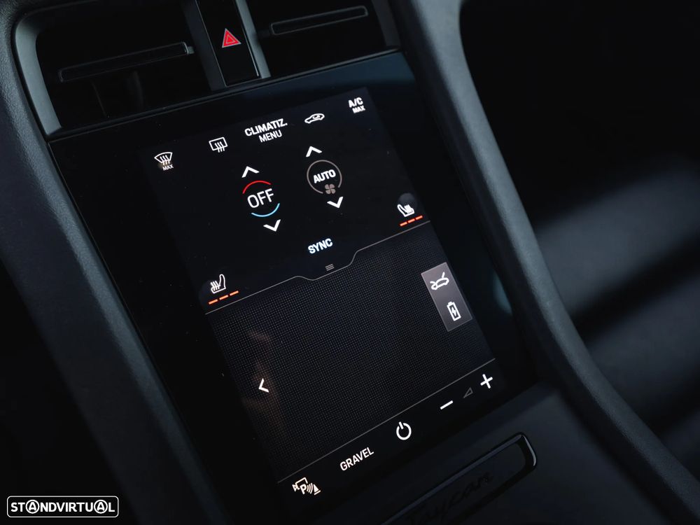 Porsche Taycan Cross Turismo 4S - 24