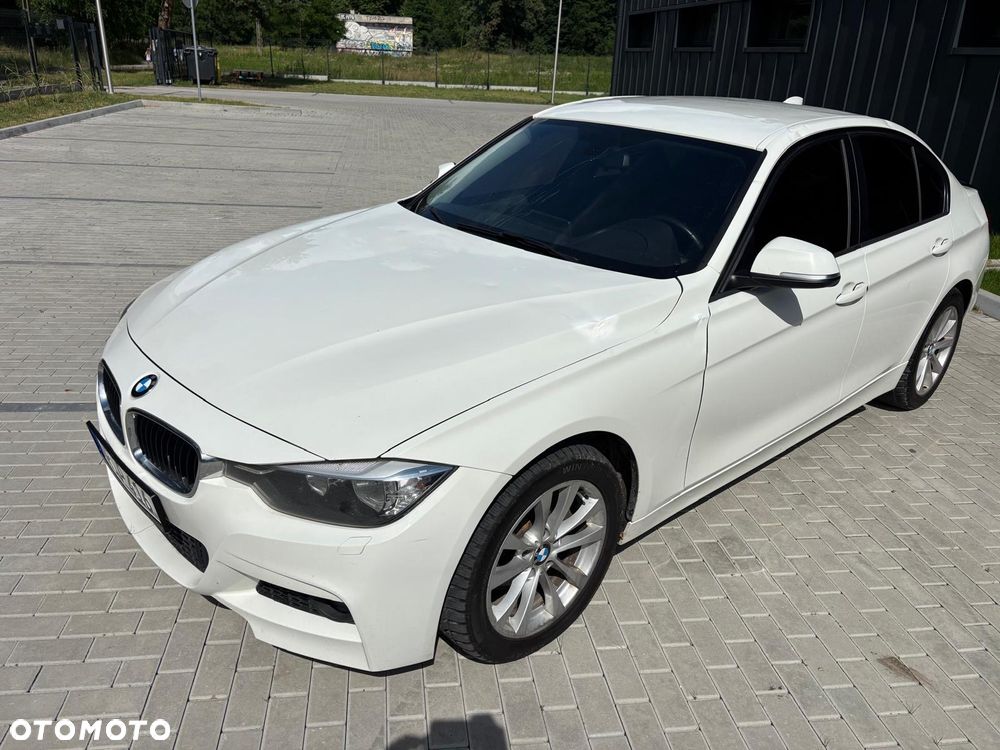 BMW Seria 3 320i xDrive - 4