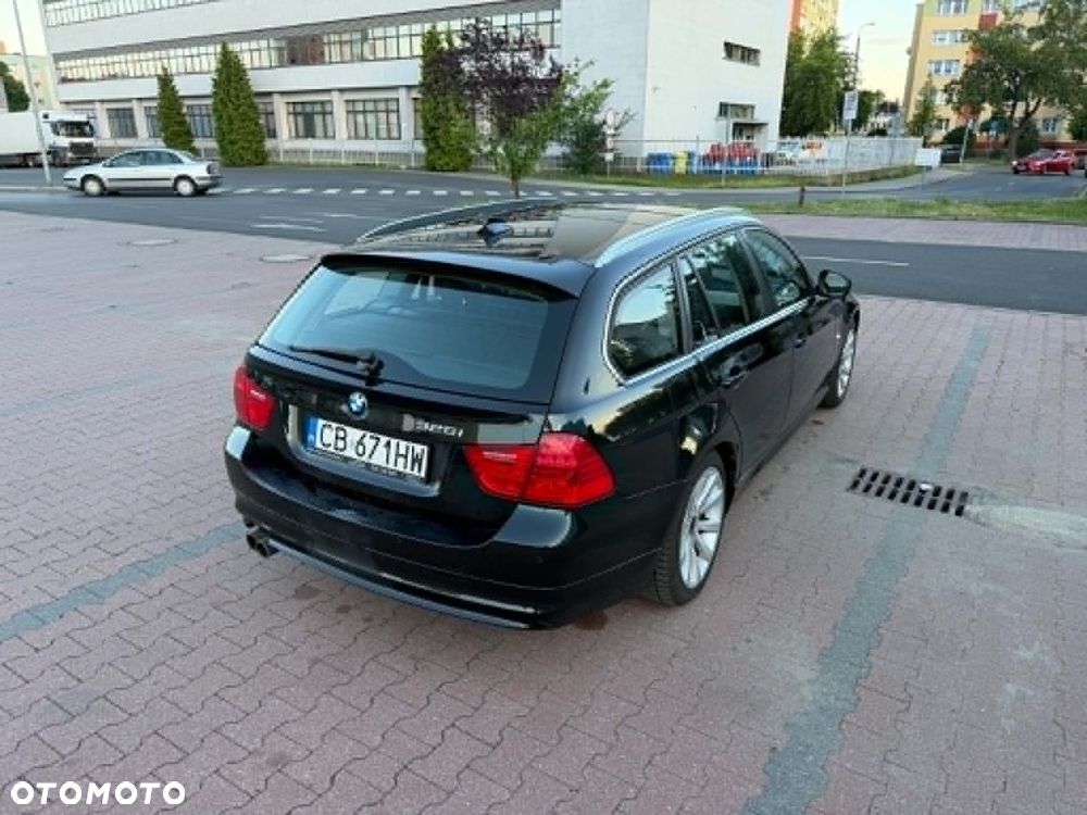 BMW Seria 3 325i xDrive - 19