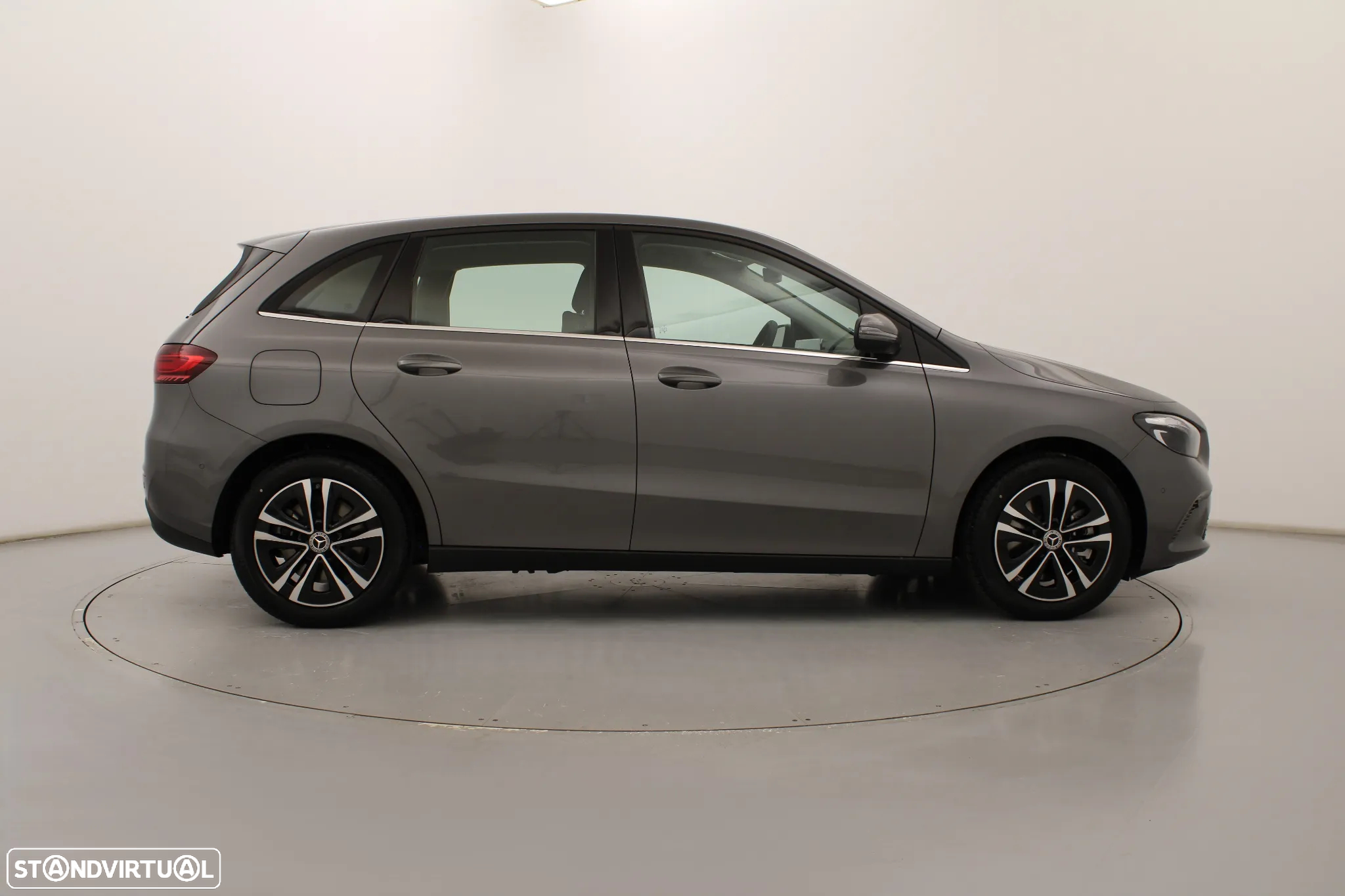 Mercedes-Benz B 250 e - 4