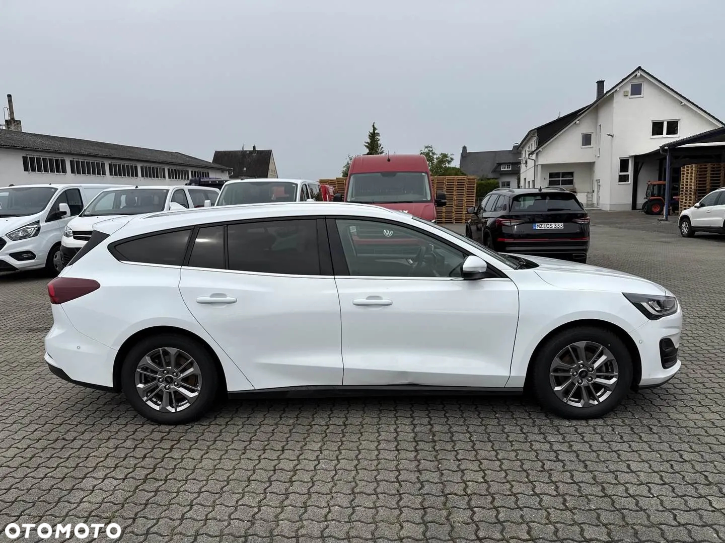 Ford Focus Turnier 1.5 EcoBlue Start-Stopp-System TITANIUM X - 4