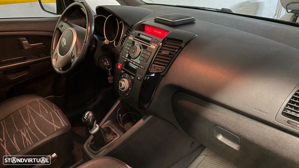 Kia Venga 1.4 CRDi TX ISG - 5