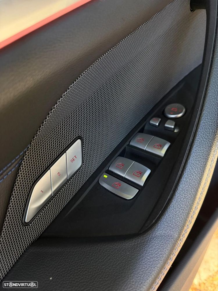 BMW i4 M50 - 33