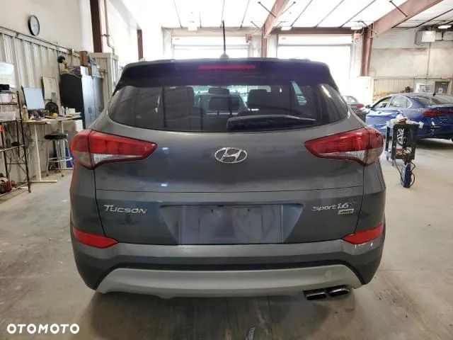 Hyundai Tucson - 4