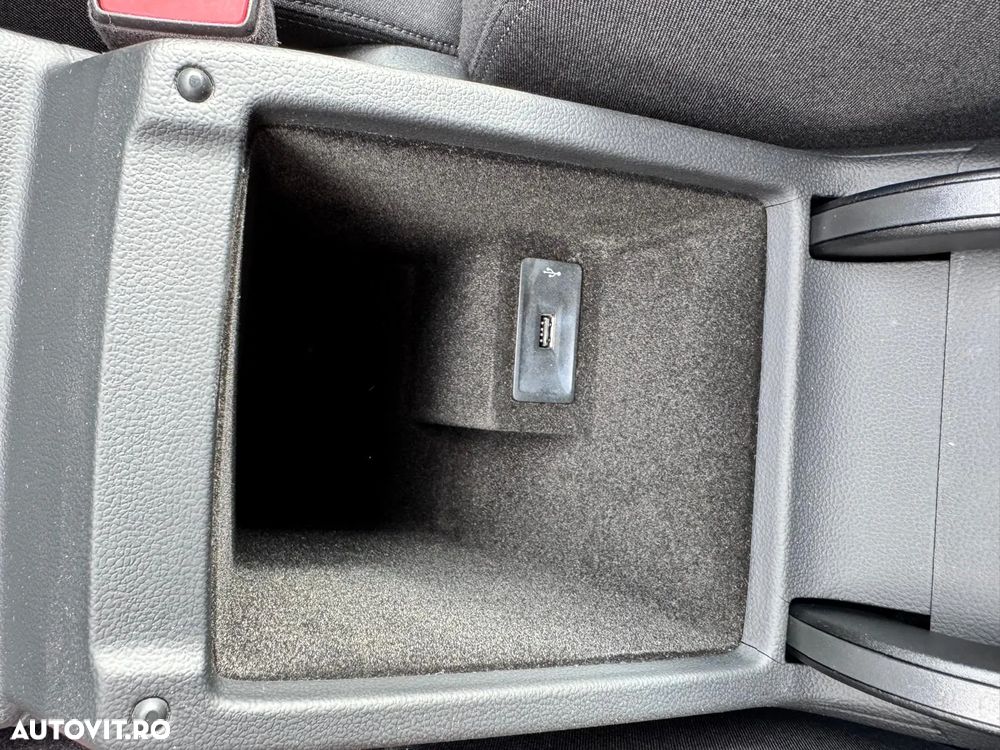 Volkswagen Passat - 32