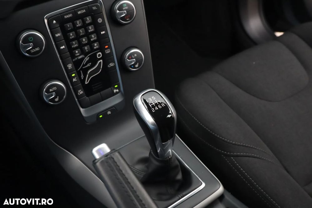 Volvo V40 D2 Kinetic - 25