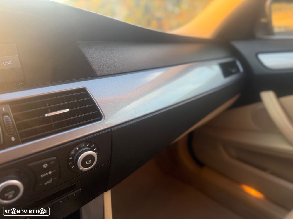 BMW 520 dA Touring - 16