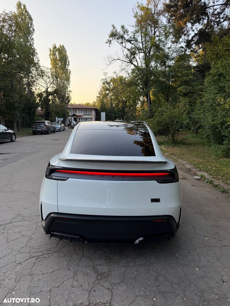 Tesla Model Y Performance - 4