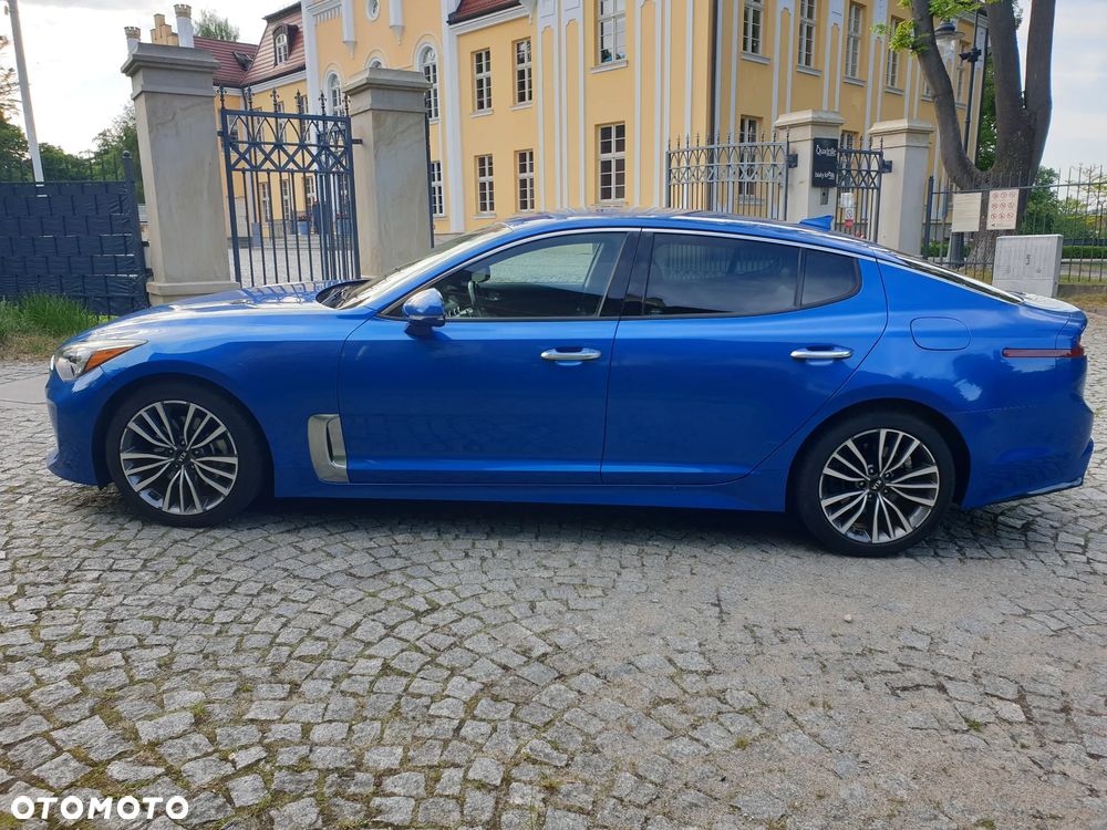 Kia Stinger - 1